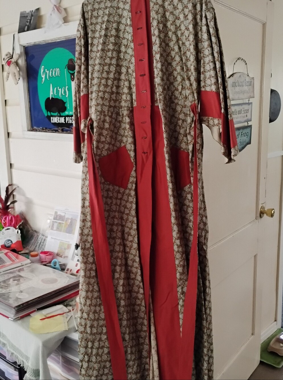 Long Floral Cotton Print Women’s Victorian wrapper with Rust Accents.  Civil War